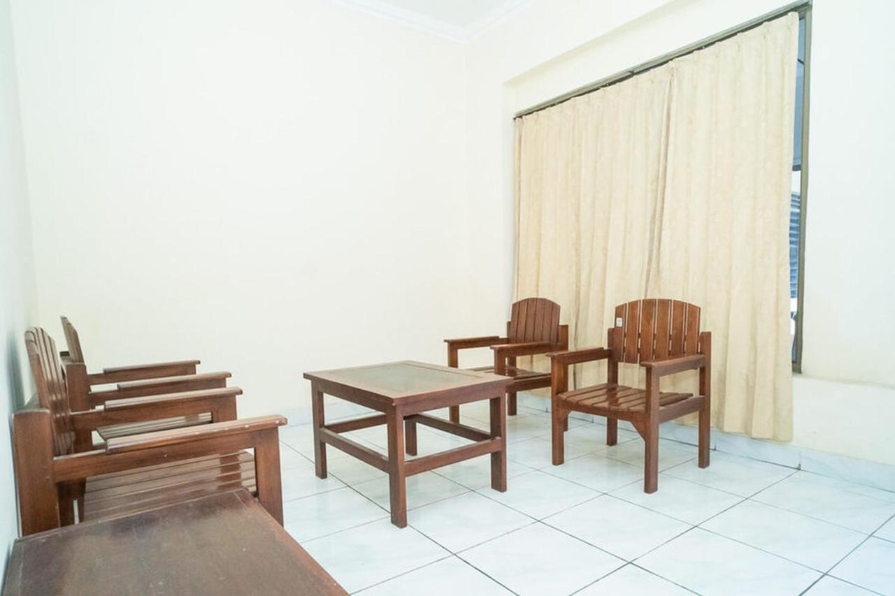 Hotel Reddoorz Near Kampus 3 Uty Yogyakarta Esterno foto