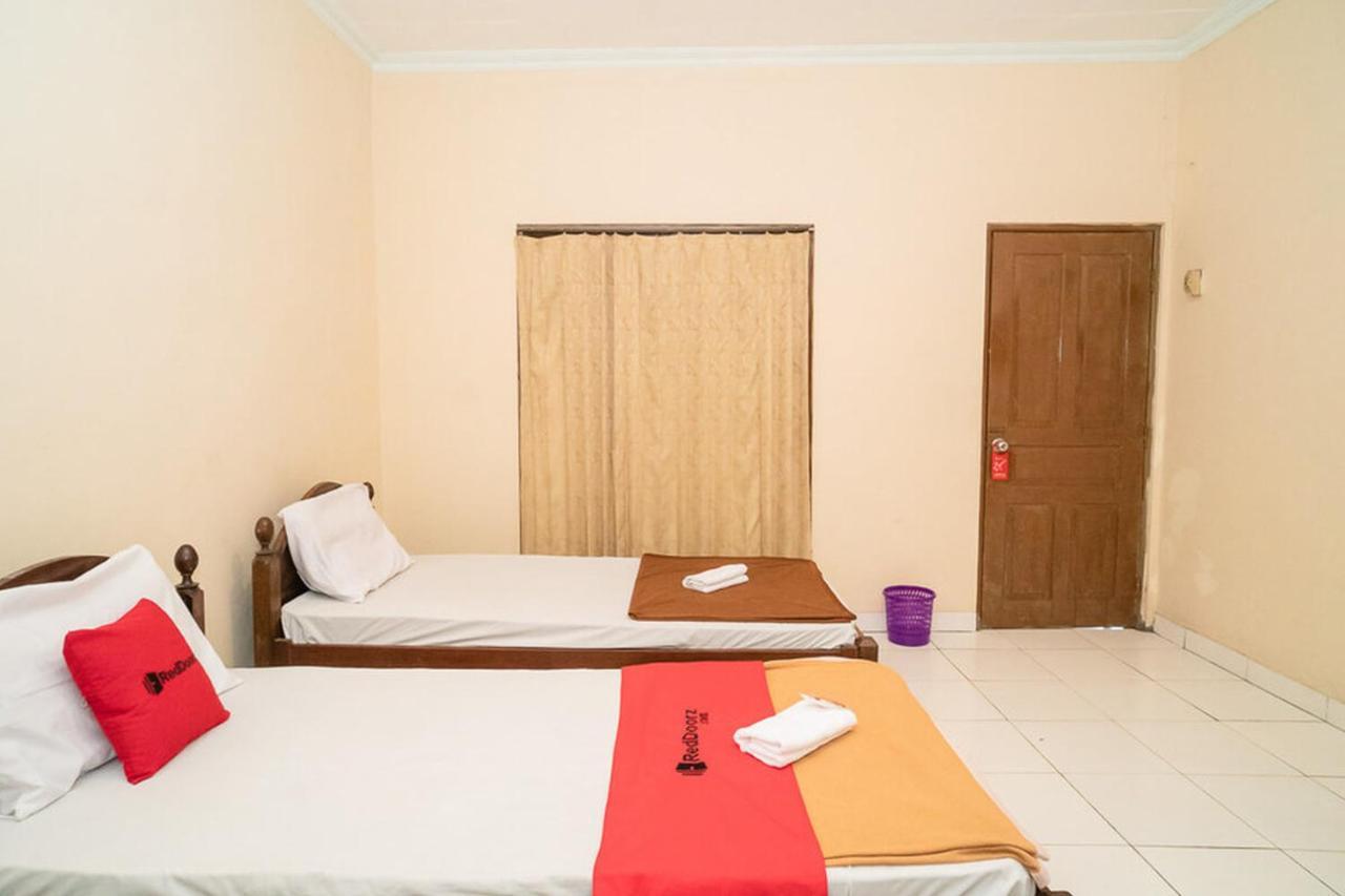 Hotel Reddoorz Near Kampus 3 Uty Yogyakarta Esterno foto